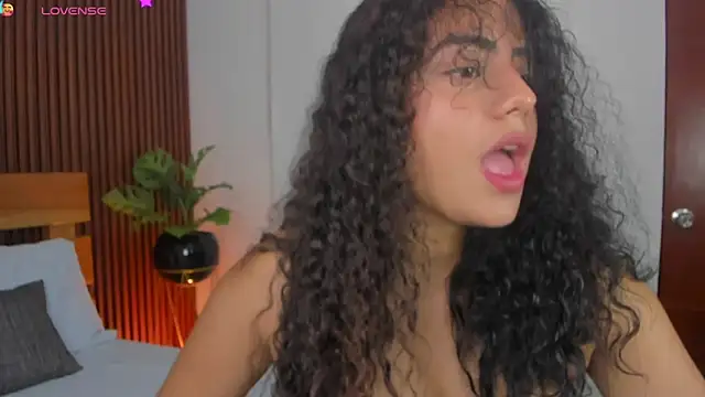 yaya23x online show from 10/17/25, 02:30