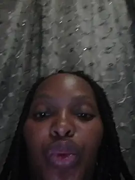 Snapshot of wet_Lips_x_x chatting on 12/18/24, 10:02 wet Lips x x online show from 12/18/24, 10:02
