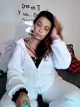 poisson ivy online show from 12/21/25, 08:21