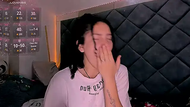 Nellyhills online show from 10/28/25, 09:57