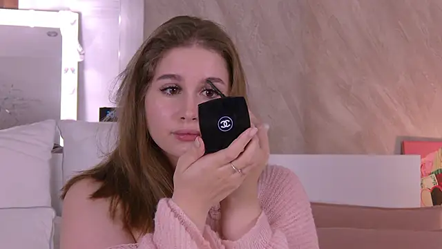 EllieHayes online show from 11/03/25, 05:03