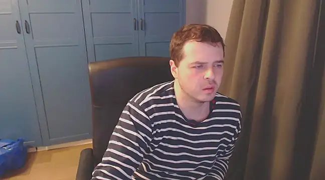 Snapshot of CuteMan33 chatting on 12/15/24, 06:40 CuteMan33 online show from 12/15/24, 06:40