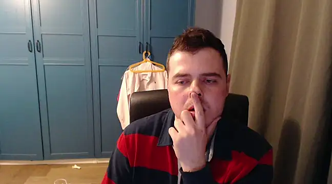 Snapshot of CuteMan33 chatting on 02/20/25, 04:07 CuteMan33 online show from 02/20/25, 04:07