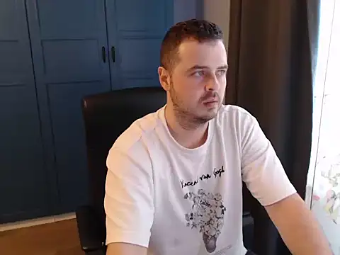 Snapshot of CuteMan33 chatting on 09/12/25, 03:01 CuteMan33 online show from 09/12/25, 03:01