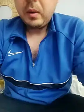 Snapshot of CuteMan33 chatting on 10/17/25, 10:23 CuteMan33 online show from 10/17/25, 10:23