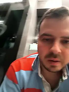 Snapshot of CuteMan33 chatting on 01/10/26, 01:07 CuteMan33 online show from 01/10/26, 01:07