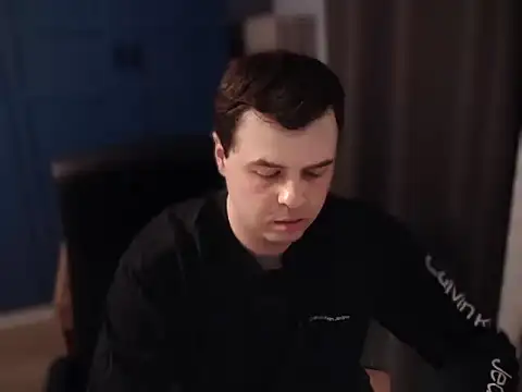 Snapshot of CuteMan33 chatting on 03/08/26, 11:30 CuteMan33 online show from 03/08/26, 11:30