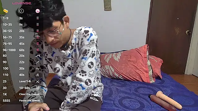 Snapshot of Sweet_c4mer0n chatting on 10/31/25, 08:26 Sweet c4mer0n online show from 10/31/25, 08:26