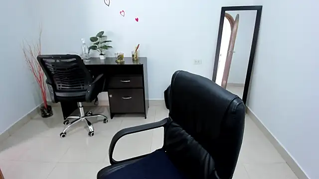 Adele Sweett online show from 02/17/25, 02:48