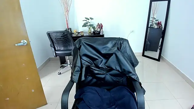 Adele Sweett online show from 03/11/25, 01:23