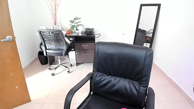 Adele Sweett online show from 03/14/25, 07:23