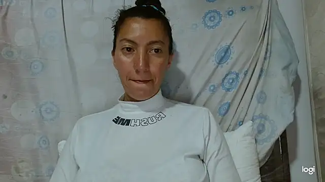 Snapshot of kaybabyhot chatting on 09/23/25, 03:31 kaybabyhot online show from 09/23/25, 03:31