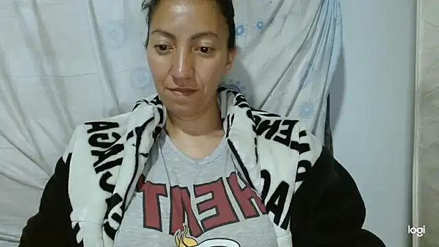 Snapshot of kaybabyhot chatting on 10/16/25, 03:18 kaybabyhot online show from 10/16/25, 03:18