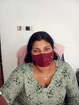 Snapshot of Hot-Angel_ chatting on 11/18/25, 05:45 Hot-Angel online show from 11/18/25, 05:45