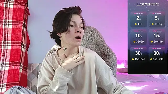 Snapshot of esajukyy chatting on 10/25/25, 04:31 esajukyy online show from 10/25/25, 04:31