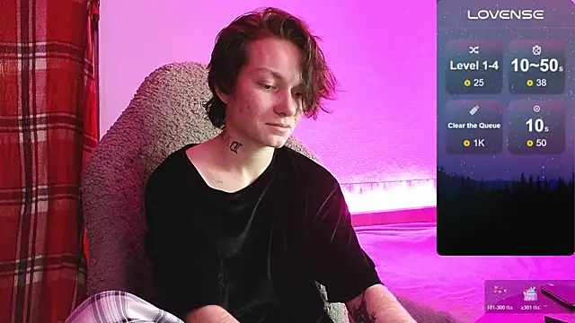 Snapshot of esajukyy chatting on 11/11/25, 01:33 esajukyy online show from 11/11/25, 01:33