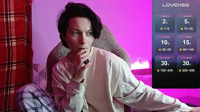 Snapshot of esajukyy chatting on 11/19/25, 10:26 esajukyy online show from 11/19/25, 10:26