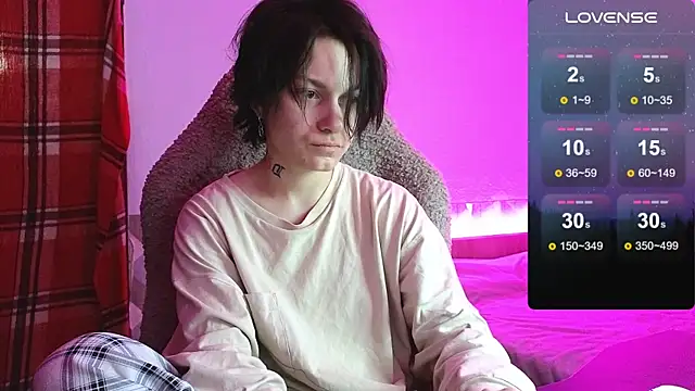 Snapshot of esajukyy chatting on 11/26/25, 12:06 esajukyy online show from 11/26/25, 12:06