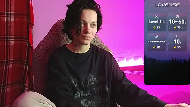 Snapshot of esajukyy chatting on 12/01/25, 01:05 esajukyy online show from 12/01/25, 01:05