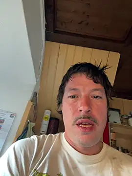 Snapshot of zenzero87 chatting on 03/05/25, 07:05 zenzero87 online show from 03/05/25, 07:05