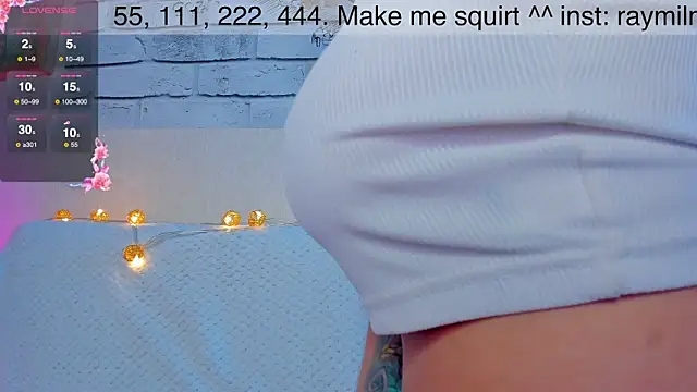 Snapshot of AliceMilman chatting on 12/10/24, 01:11 AliceMilman online show from 12/10/24, 01:11