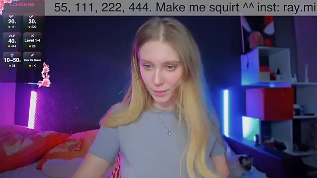 Snapshot of AliceMilman chatting on 03/03/25, 01:31 AliceMilman online show from 03/03/25, 01:31