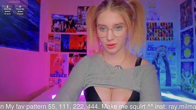 Snapshot of AliceMilman chatting on 10/03/25, 05:04 AliceMilman online show from 10/03/25, 05:04