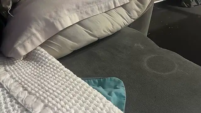 houy111111 online show from 10/25/25, 06:02