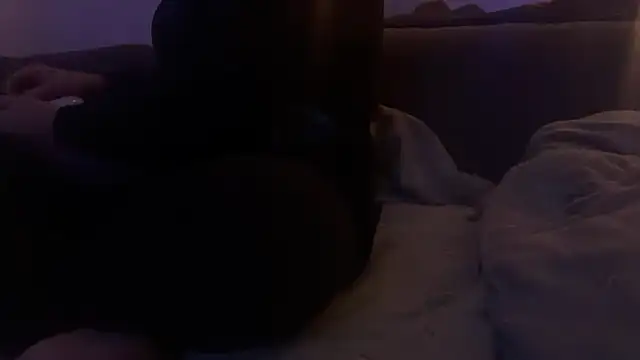 houy111111 online show from 12/02/25, 06:03