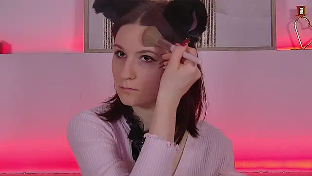 Snapshot of VictoriaArdern chatting on 02/01/25, 12:58 VictoriaArdern online show from 02/01/25, 12:58
