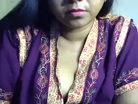 Snapshot of Suhana-sapna chatting on 01/12/25, 10:56 Suhana-sapna online show from 01/12/25, 10:56