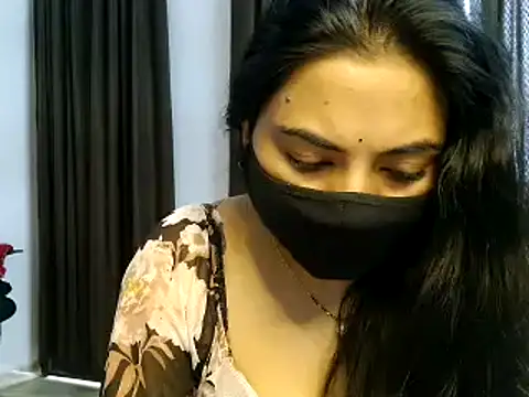 Snapshot of Hritvika chatting on 01/08/26, 04:04 Hritvika online show from 01/08/26, 04:04