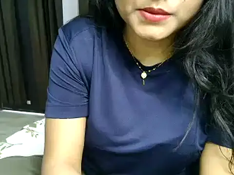 Snapshot of Hritvika chatting on 02/17/26, 11:18 Hritvika online show from 02/17/26, 11:18