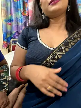 Snapshot of ascuple chatting on 10/15/25, 05:46 ascuple online show from 10/15/25, 05:46