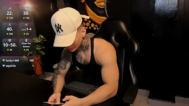 Flynn Riider online show from 11/17/25, 05:19