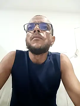 Snapshot of Charly_BC_Dirty chatting on 01/14/25, 02:29 Charly BC Dirty online show from 01/14/25, 02:29
