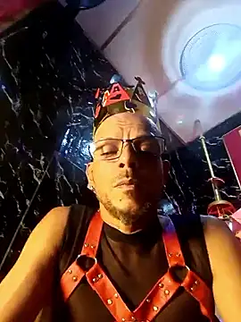 Snapshot of Charly_BC_Dirty chatting on 01/17/26, 05:23 Charly BC Dirty online show from 01/17/26, 05:23