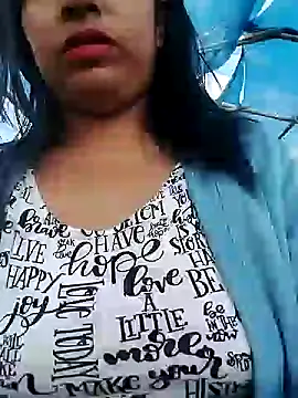 Snapshot of Danna-linyi chatting on 12/12/24, 10:09 Danna-linyi online show from 12/12/24, 10:09