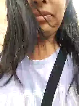 Snapshot of Danna-linyi chatting on 12/20/24, 08:34 Danna-linyi online show from 12/20/24, 08:34