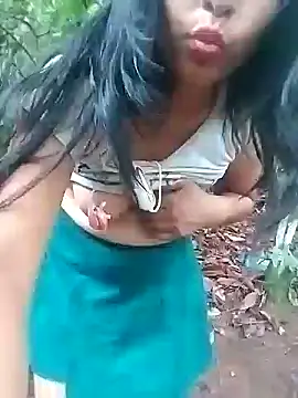 Snapshot of Danna-linyi chatting on 01/02/25, 09:39 Danna-linyi online show from 01/02/25, 09:39