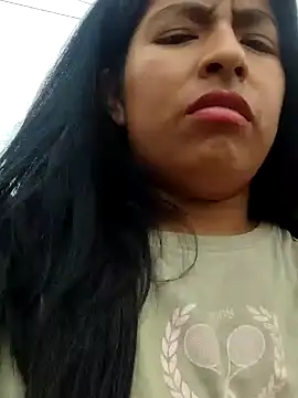 Snapshot of Danna-linyi chatting on 01/09/25, 04:06 Danna-linyi online show from 01/09/25, 04:06