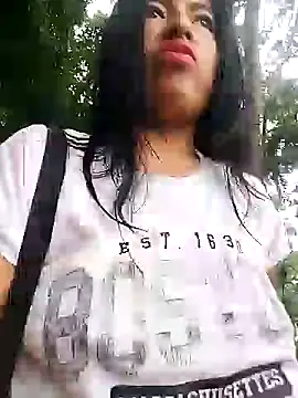 Snapshot of Danna-linyi chatting on 01/12/25, 02:09 Danna-linyi online show from 01/12/25, 02:09