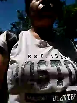 Snapshot of Danna-linyi chatting on 01/29/25, 03:47 Danna-linyi online show from 01/29/25, 03:47