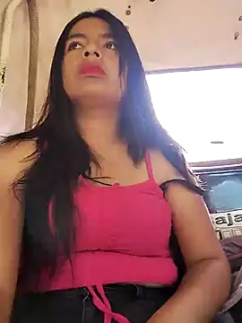 Snapshot of Danna-linyi chatting on 02/07/25, 01:43 Danna-linyi online show from 02/07/25, 01:43