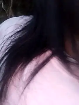 Snapshot of Danna-linyi chatting on 03/06/25, 11:20 Danna-linyi online show from 03/06/25, 11:20