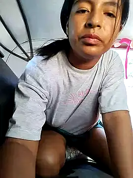 Snapshot of Danna-linyi chatting on 03/19/25, 05:17 Danna-linyi online show from 03/19/25, 05:17