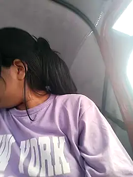 Snapshot of Danna-linyi chatting on 03/20/25, 07:57 Danna-linyi online show from 03/20/25, 07:57