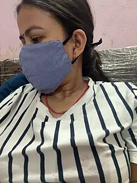 Snapshot of nehas chatting on 03/12/25, 01:40 nehas online show from 03/12/25, 01:40