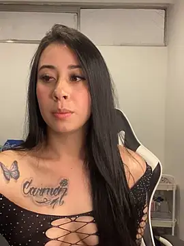 Snapshot of Zoee_t chatting on 02/08/26, 03:32 Zoee t online show from 02/08/26, 03:32