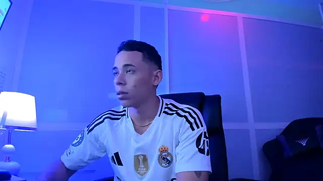 Snapshot of briambrows chatting on 01/30/25, 03:11 briambrows online show from 01/30/25, 03:11